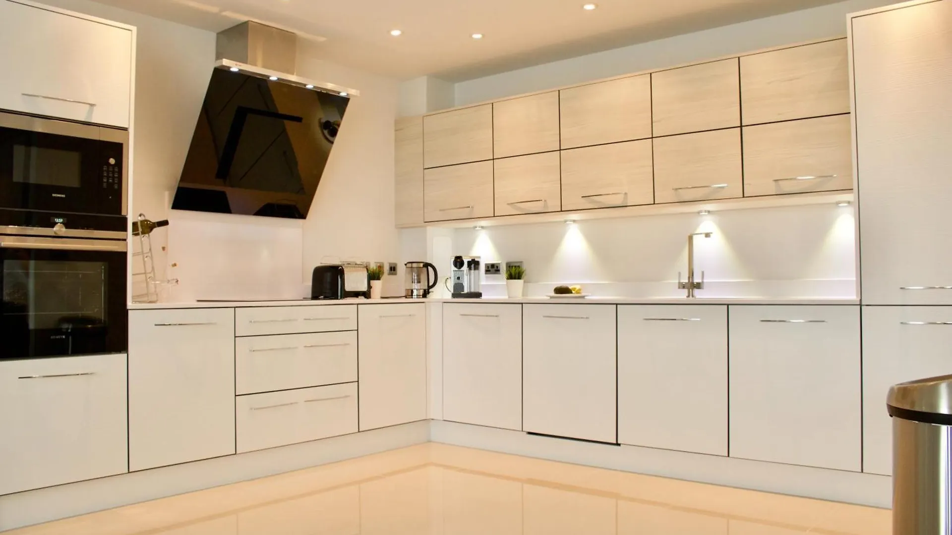 Luxurious Central Edinburgh Apartment - Sleeps 6