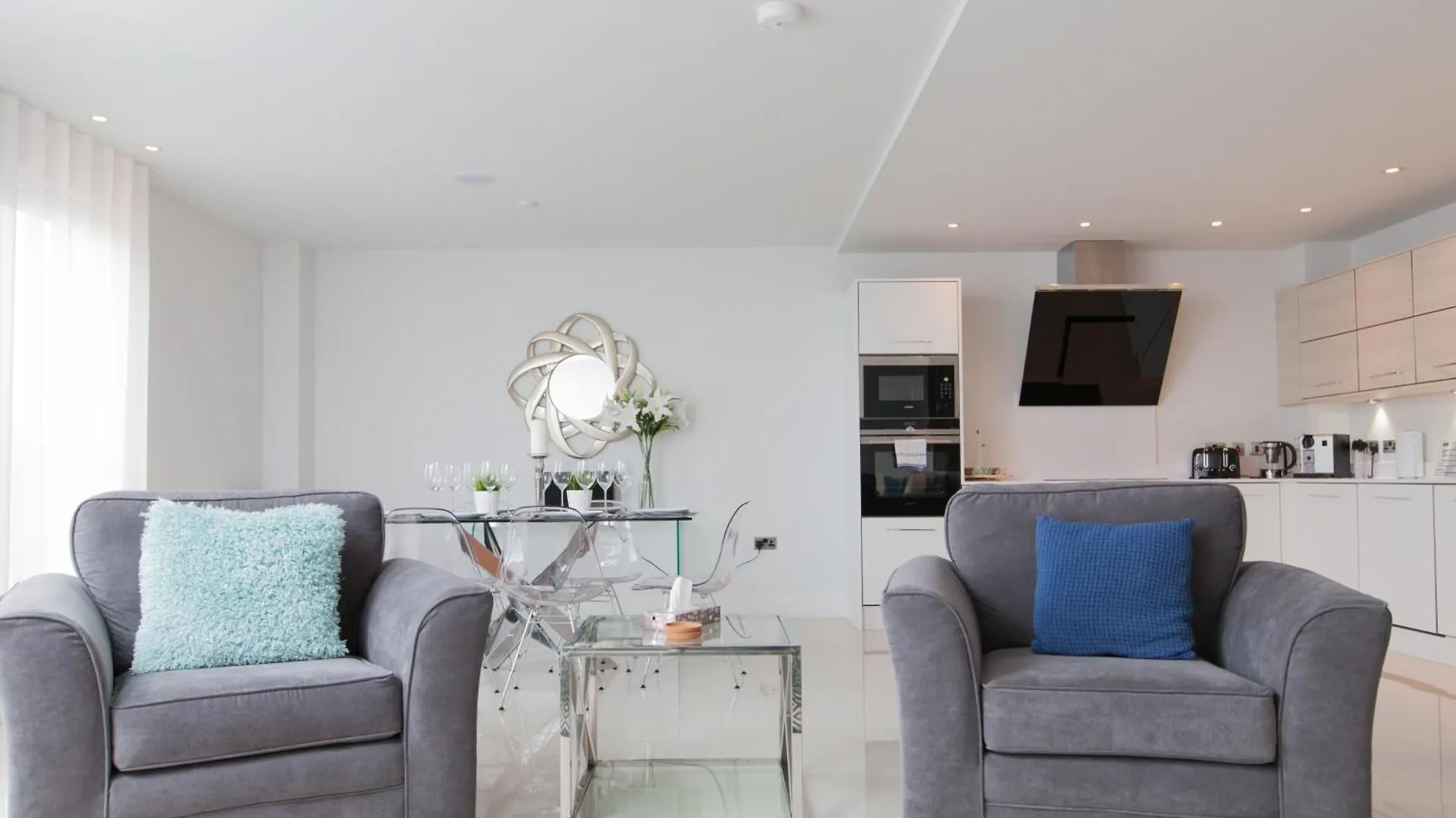 Luxurious Central Edinburgh Apartment - Sleeps 6